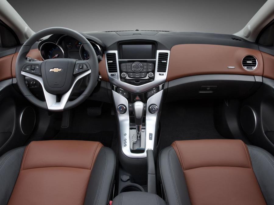  Chevrolet Cruze 2010 года  (US) (фото 13 из 16)